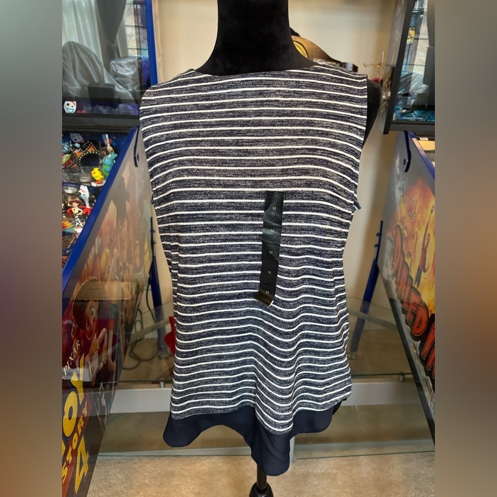 Banana Republic women’s mixed media layered look tank. Size M NWOT